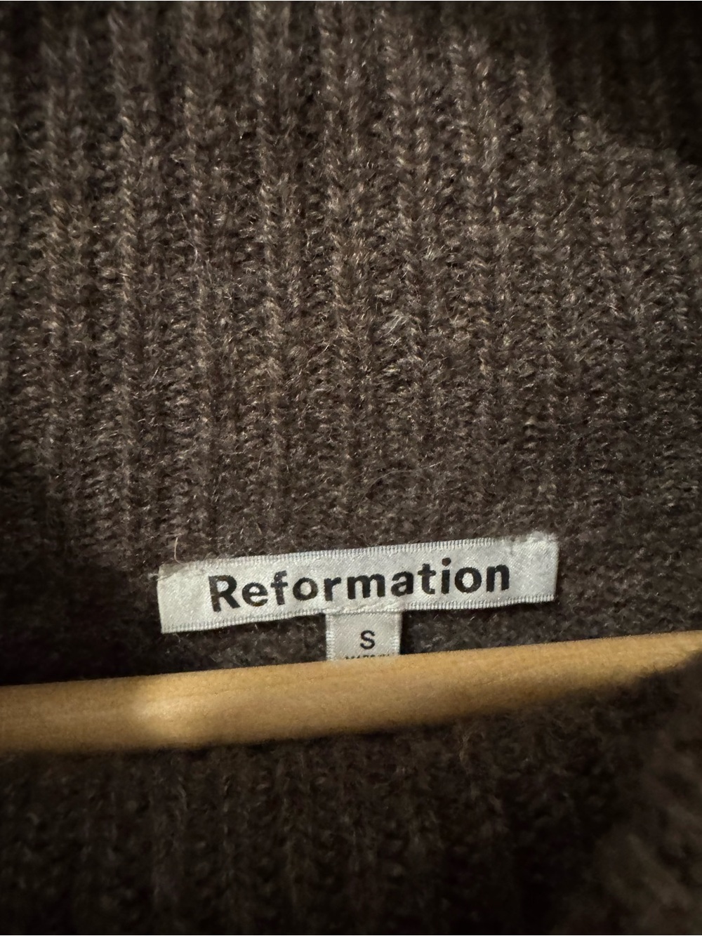 Reformation Garrett cashmere sweater in hedgerow / size s - Picture 5 of 5